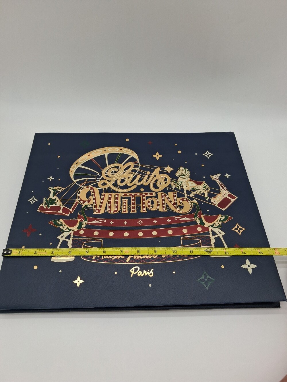 LOUIS VUITTON Joyeuses Fêtes Holiday Carousel Gift Bag & Tag - Picture 7 of 14
